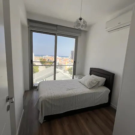 Lux 2bdr Sea View Apartament